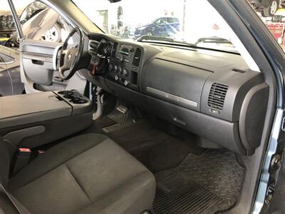 2010 Chevrolet Silverado 1500 LT   - Photo 17 - Saint Louis, MI 48880-9800