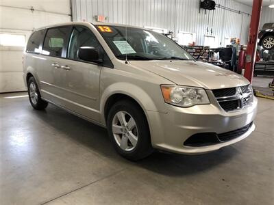 2013 Dodge Grand Caravan SE   - Photo 5 - Saint Louis, MI 48880-9800