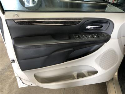 2013 Dodge Grand Caravan SE   - Photo 19 - Saint Louis, MI 48880-9800