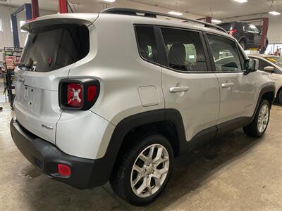 2017 Jeep Renegade Latitude   - Photo 6 - Saint Louis, MI 48880-9800
