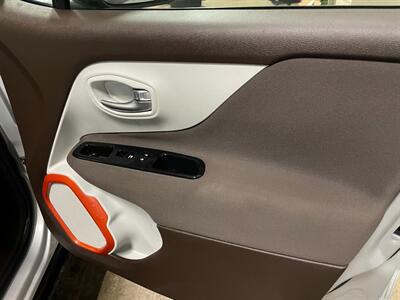 2017 Jeep Renegade Latitude   - Photo 21 - Saint Louis, MI 48880-9800