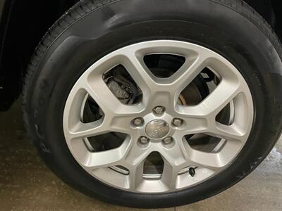 2017 Jeep Renegade Latitude   - Photo 23 - Saint Louis, MI 48880-9800