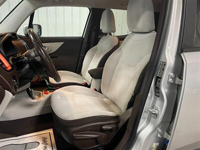 2017 Jeep Renegade Latitude   - Photo 16 - Saint Louis, MI 48880-9800