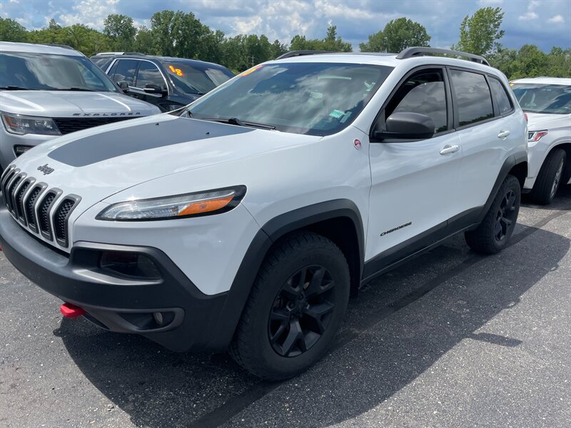 2016 Jeep Cherokee Trailhawk   - Photo 1 - Saint Louis, MI 48880-9800