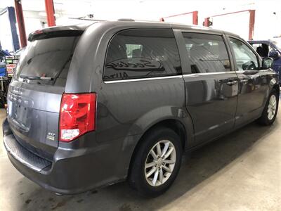 2019 Dodge Grand Caravan SXT   - Photo 6 - Saint Louis, MI 48880-9800