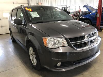 2019 Dodge Grand Caravan SXT   - Photo 4 - Saint Louis, MI 48880-9800