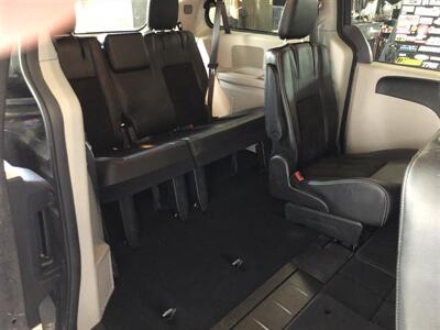 2019 Dodge Grand Caravan SXT   - Photo 18 - Saint Louis, MI 48880-9800