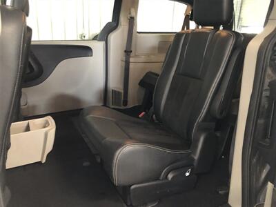 2019 Dodge Grand Caravan SXT   - Photo 16 - Saint Louis, MI 48880-9800