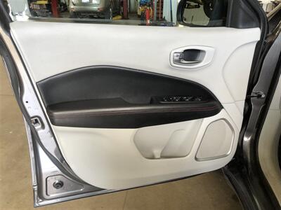 2020 Jeep Compass Limited   - Photo 22 - Saint Louis, MI 48880-9800