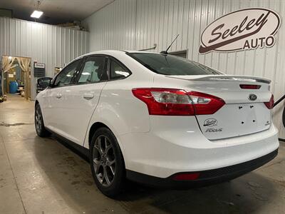 2014 Ford Focus SE - Photo 3 - Saint Louis, MI 48880-9800