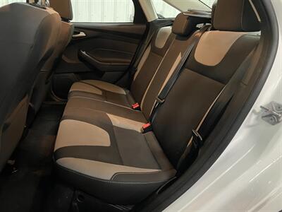 2014 Ford Focus SE - Photo 17 - Saint Louis, MI 48880-9800