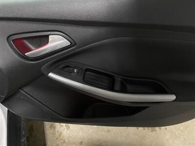 2014 Ford Focus SE - Photo 22 - Saint Louis, MI 48880-9800