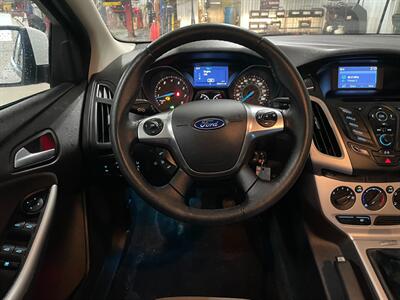 2014 Ford Focus SE - Photo 10 - Saint Louis, MI 48880-9800