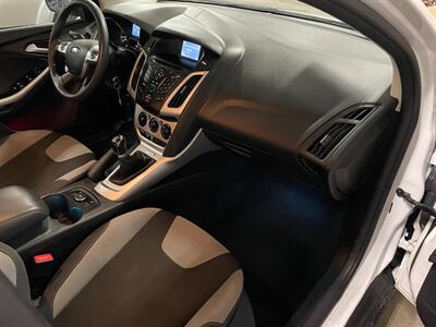 2014 Ford Focus SE - Photo 20 - Saint Louis, MI 48880-9800