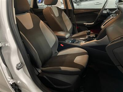 2014 Ford Focus SE - Photo 18 - Saint Louis, MI 48880-9800