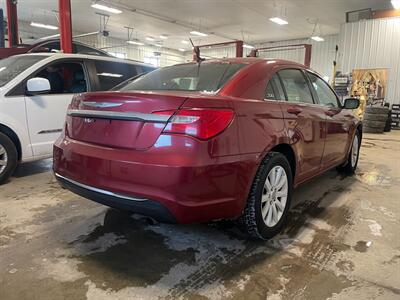 2014 Chrysler 200 Touring   - Photo 6 - Saint Louis, MI 48880-9800