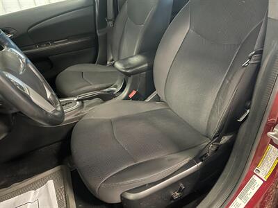2014 Chrysler 200 Touring   - Photo 12 - Saint Louis, MI 48880-9800