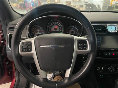 2014 Chrysler 200 Touring   - Photo 7 - Saint Louis, MI 48880-9800
