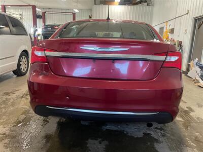 2014 Chrysler 200 Touring   - Photo 17 - Saint Louis, MI 48880-9800