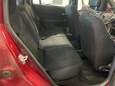 2014 Chrysler 200 Touring   - Photo 14 - Saint Louis, MI 48880-9800