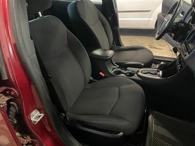 2014 Chrysler 200 Touring   - Photo 15 - Saint Louis, MI 48880-9800