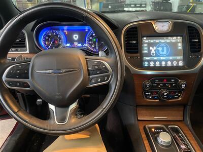 2017 Chrysler 300 C Platinum   - Photo 8 - Saint Louis, MI 48880-9800