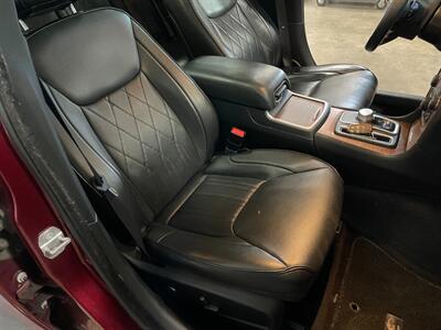 2017 Chrysler 300 C Platinum   - Photo 17 - Saint Louis, MI 48880-9800