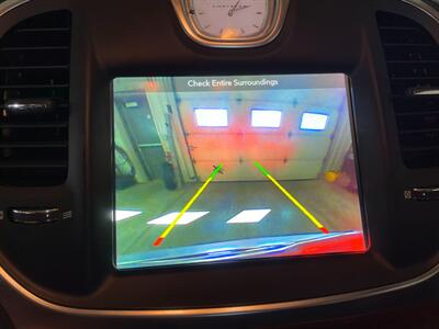2017 Chrysler 300 C Platinum   - Photo 11 - Saint Louis, MI 48880-9800