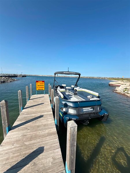 2025 SEADOO SWITCH 20'   - Photo 1 - Saint Louis, MI 48880-9800