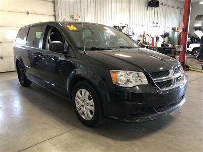 2016 Dodge Grand Caravan SE   - Photo 5 - Saint Louis, MI 48880-9800