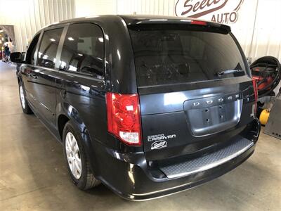 2016 Dodge Grand Caravan SE   - Photo 3 - Saint Louis, MI 48880-9800