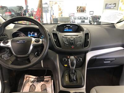 2016 Ford Escape SE   - Photo 7 - Saint Louis, MI 48880-9800