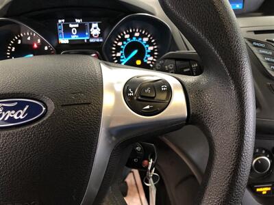 2016 Ford Escape SE   - Photo 11 - Saint Louis, MI 48880-9800