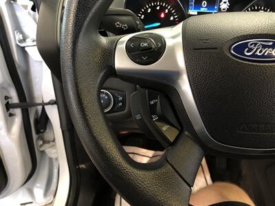 2016 Ford Escape SE   - Photo 10 - Saint Louis, MI 48880-9800