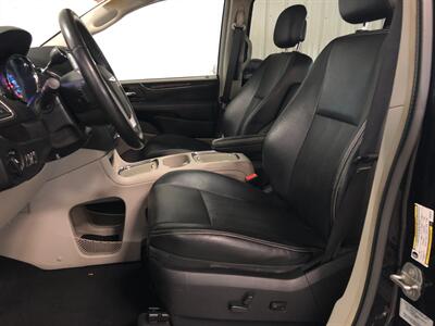 2016 Chrysler Town & Country Touring-L - Photo 14 - Saint Louis, MI 48880-9800
