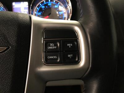 2016 Chrysler Town & Country Touring-L - Photo 10 - Saint Louis, MI 48880-9800