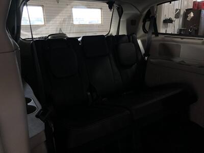 2016 Chrysler Town & Country Touring-L - Photo 17 - Saint Louis, MI 48880-9800