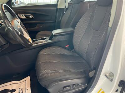 2017 Chevrolet Equinox LT - Photo 14 - Saint Louis, MI 48880-9800