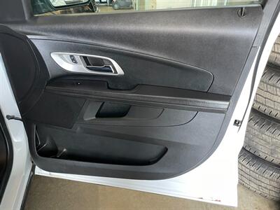 2017 Chevrolet Equinox LT - Photo 19 - Saint Louis, MI 48880-9800