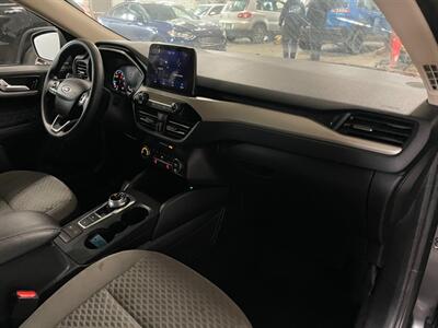 2020 Ford Escape SE   - Photo 18 - Saint Louis, MI 48880-9800