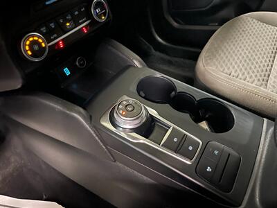 2020 Ford Escape SE   - Photo 12 - Saint Louis, MI 48880-9800
