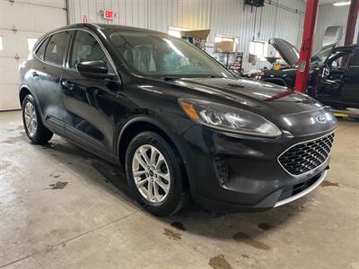 2020 Ford Escape SE   - Photo 5 - Saint Louis, MI 48880-9800