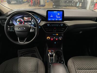 2020 Ford Escape SE   - Photo 7 - Saint Louis, MI 48880-9800