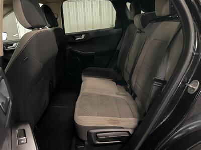 2020 Ford Escape SE   - Photo 15 - Saint Louis, MI 48880-9800