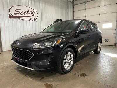 2020 Ford Escape SE   - Photo 2 - Saint Louis, MI 48880-9800