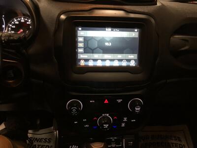 2020 Jeep Renegade Latitude   - Photo 9 - Saint Louis, MI 48880-9800