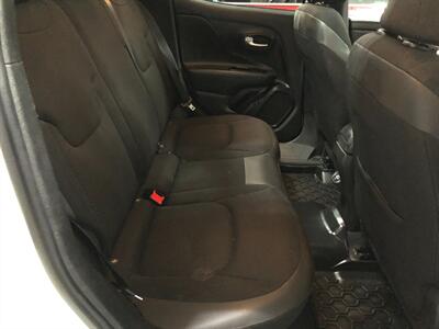 2020 Jeep Renegade Latitude   - Photo 17 - Saint Louis, MI 48880-9800