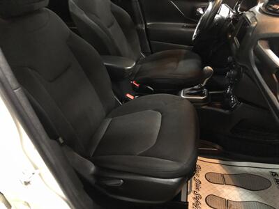 2020 Jeep Renegade Latitude   - Photo 19 - Saint Louis, MI 48880-9800