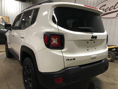 2020 Jeep Renegade Latitude   - Photo 3 - Saint Louis, MI 48880-9800