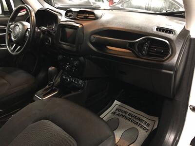 2020 Jeep Renegade Latitude   - Photo 20 - Saint Louis, MI 48880-9800